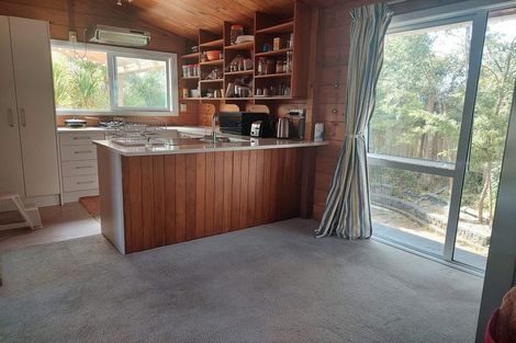 Photo of property in 1 Willowbrook Place, Titirangi, Auckland, 0604