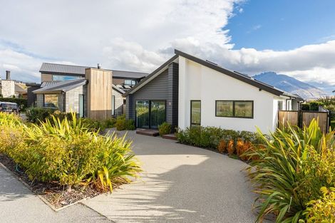 Photo of property in 5 Bannister Street, Jacks Point, Queenstown, 9371