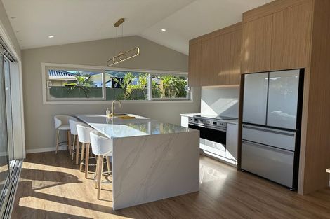 Photo of property in 21 Ruru Street, Waikanae, 5036