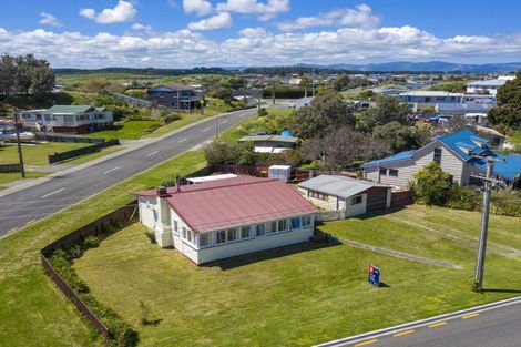 Photo of property in 19 Nash Parade, Foxton Beach, Foxton, 4815