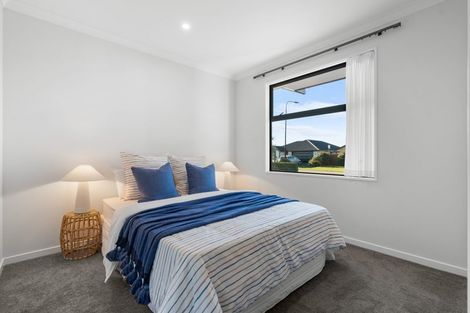 Photo of property in 32 Longcot Drive, Rolleston, 7615