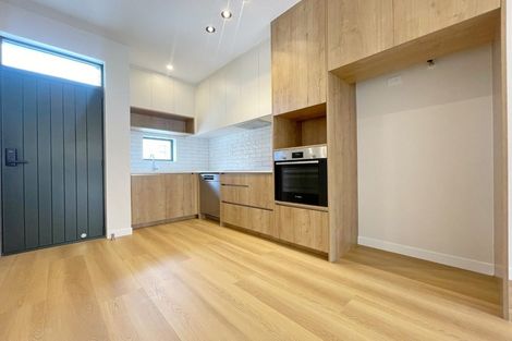 Photo of property in 19 Kuaha Road, Massey, Auckland, 0614