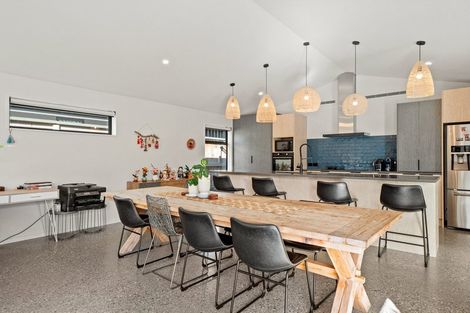 Photo of property in 32 Corriedale Road, Jacks Point, 9371