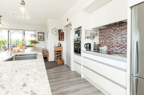 Photo of property in 18 Takahe Drive, Paraparaumu Beach, Paraparaumu, 5032