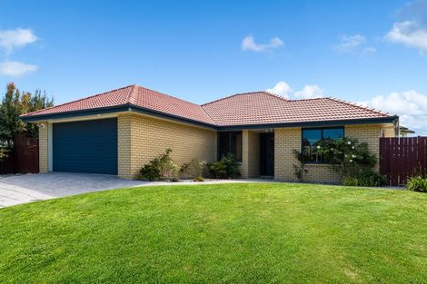 Photo of property in 4 Shiraz Place, Henderson, Auckland, 0612