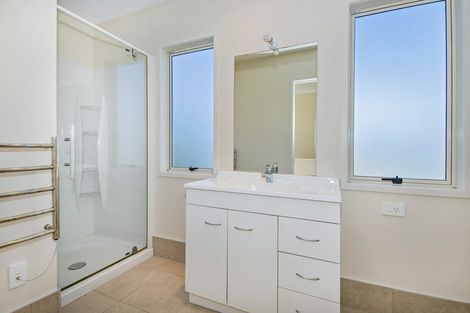 Photo of property in 16b Bermuda Place, One Tree Point, 0118
