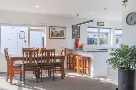 Photo of property in 19 Edgewater Grove, Whakatane, 3120