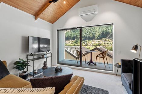 Photo of property in The Alex Apartments, 13/135a Hallenstein Street, Queenstown, 9300