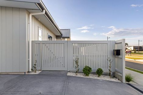 Photo of property in 5 Mangatainoka Lane, Awapuni, Palmerston North, 4412