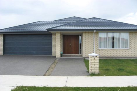 Photo of property in 8 Oratia Grove, Northwood, Christchurch, 8051