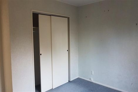 Photo of property in 6 Holman Road, Te Atatu Peninsula, Auckland, 0610