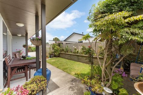 Photo of property in 27a Tukapa Street, Westown, New Plymouth, 4310