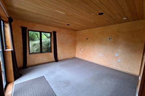 Photo of property in 9 Lindaver Grove, Merrilands, New Plymouth, 4312