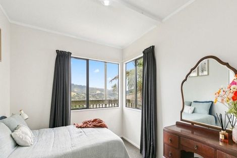 Photo of property in 13 Chastudon Place, Tawa, Wellington, 5028