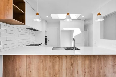 Photo of property in 26 Sycamore Grove, Lower Vogeltown, New Plymouth, 4310