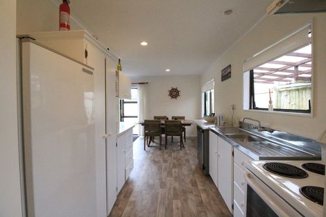 Photo of property in 380 West Coast Road, Glen Eden, Auckland, 0602