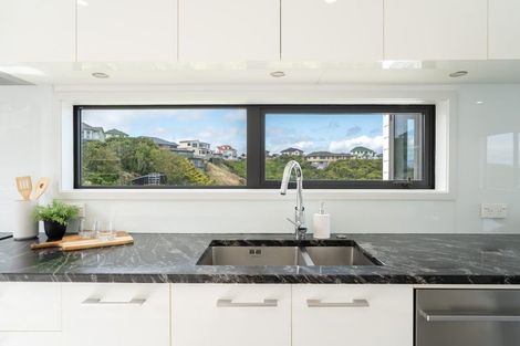 Photo of property in 7 Forbes Lane, Newlands, Wellington, 6037