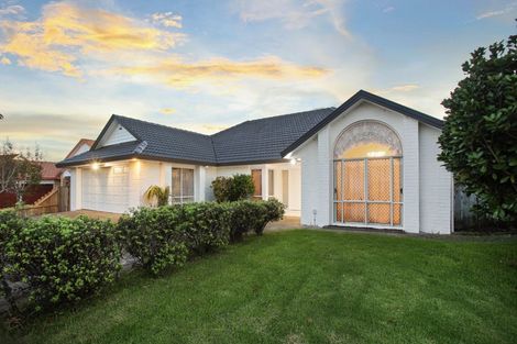 Photo of property in 8 Yarlside Place, Northpark, Auckland, 2013