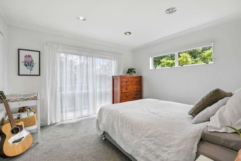 Photo of property in 8a Holiday Road, Stanmore Bay, Whangaparaoa, 0932