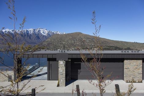 Photo of property in 1 Highlands Close, Queenstown, 9300