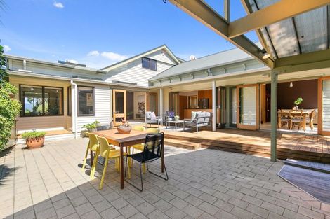 Photo of property in 8 Ranikhet Way, Khandallah, Wellington, 6035