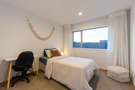 Photo of property in 69 Glenvar Ridge Road, Long Bay, Auckland, 0630