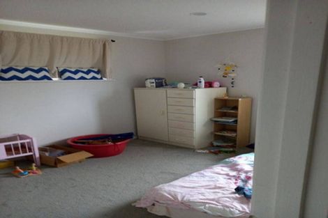 Photo of property in 31 Dawnhaven Drive, Te Atatu Peninsula, Auckland, 0610