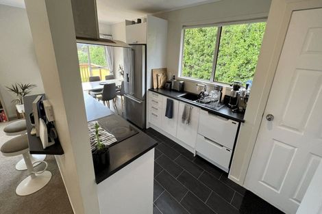 Photo of property in 31 Pipitea Place, Massey, Auckland, 0614