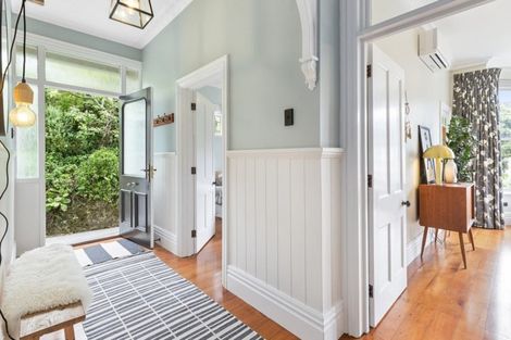 Photo of property in 12 Eden Street, Island Bay, Wellington, 6023