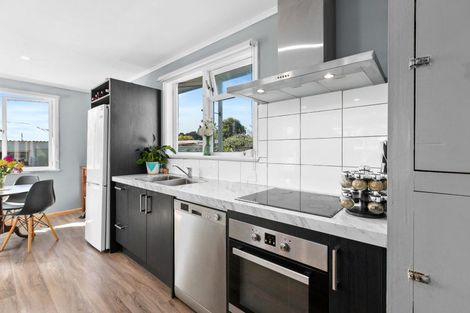 Photo of property in 30 Bibby Street, Waipawa, 4210