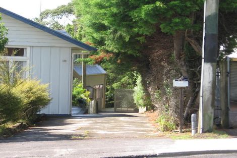 Photo of property in 2/120 Sunnyside Road, Sunnyvale, Auckland, 0612