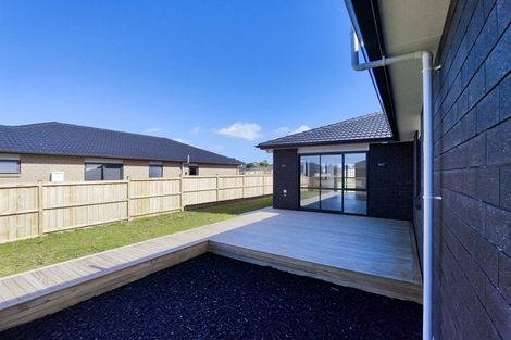 Photo of property in 8 Hoete Way, Tuakau, 2121