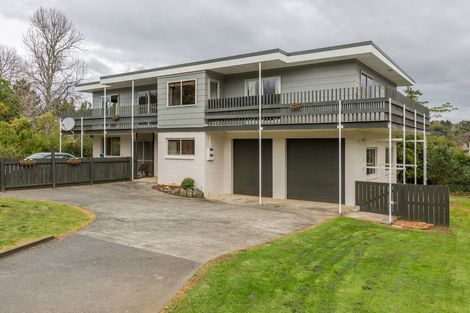 Photo of property in 35 Kemp Road, Massey, Auckland, 0614