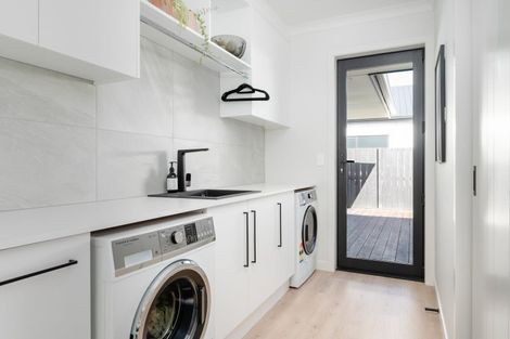 Photo of property in 17 Ruru Street, Cambridge, 3434