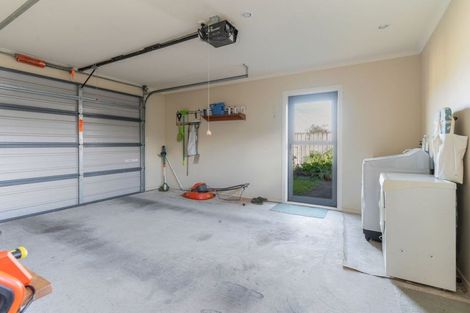 Photo of property in 2 Garrison Street, Carterton, 5713