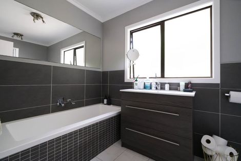 Photo of property in 1/69 Salisbury Road, Birkdale, Auckland, 0626