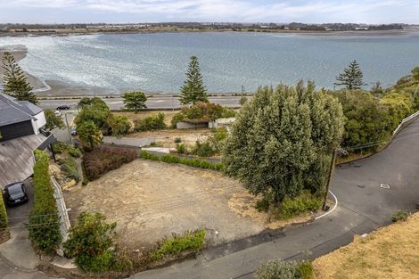 Photo of property in 4 The Brae, Mount Pleasant, Christchurch, 8081