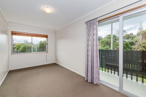 Photo of property in 35 Kemp Road, Massey, Auckland, 0614