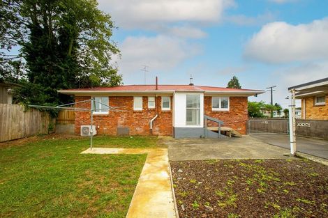 Photo of property in 4 Coles Place, Manurewa, Auckland, 2102