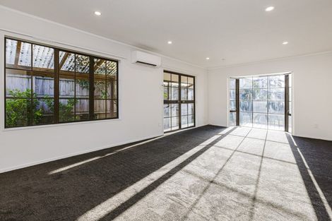 Photo of property in 2/137 Great South Road, Manurewa, Auckland, 2102