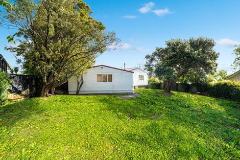 Photo of property in 9 Imperial Place, Henderson, Auckland, 0612