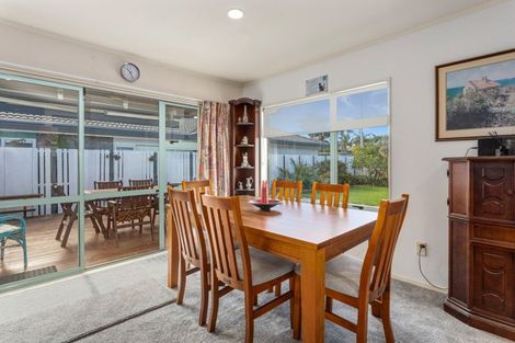 Photo of property in 6 Edgewater Grove, Whakatane, 3120