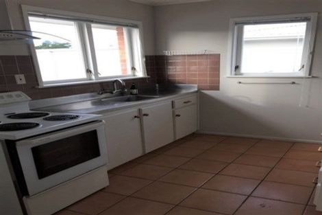 Photo of property in 22 Gossamer Drive, Pakuranga Heights, Auckland, 2010