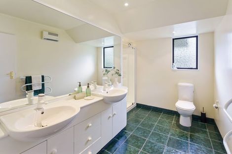 Photo of property in 31 Oratia Street, Waikanae Beach, Waikanae, 5036