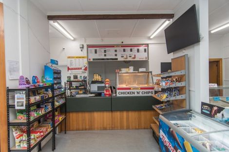 Photo of property in 32 Waimate Highway, Makikihi, Waimate, 7978