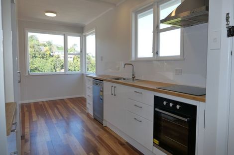 Photo of property in 132 Broderick Road, Johnsonville, Wellington, 6037