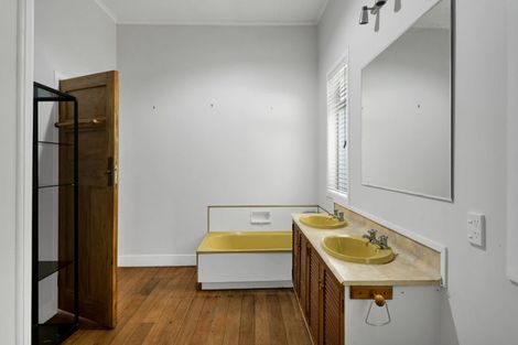 Photo of property in 25 Portia Street, Stratford, 4332