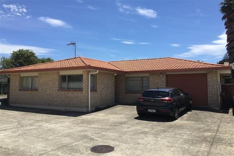 Photo of property in 2/16 Miller Road, Mangere Bridge, Auckland, 2022