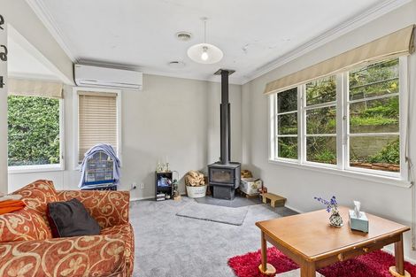 Photo of property in 18 Tawa Terrace, Tawa, Wellington, 5028