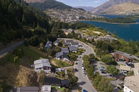 Photo of property in 14 Sainsbury Road, Fernhill, Queenstown, 9300